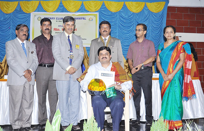 Honoured and awarded by Rotary Club Udupi for his achievements. The first recognition he received after starting his career.